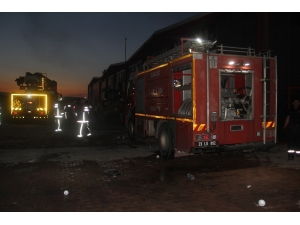 Elazığ’da Fabrika Yangını Söndürüldü