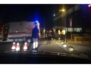 Avm Otoparkında Otomobilin Çarptığı Genç Yaralandı