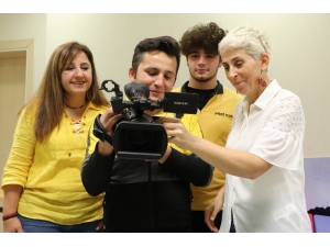 Geleceğin İletişimcileri Piri Reis’te Yetişiyor