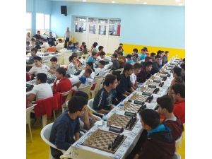 Cumhuriyet Satranç Turnuvası’nda Dahiler Mücadele Etti