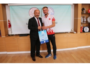 Dünya Atletizm Şampiyonundan Müdür Başyiğit’e Ziyaret