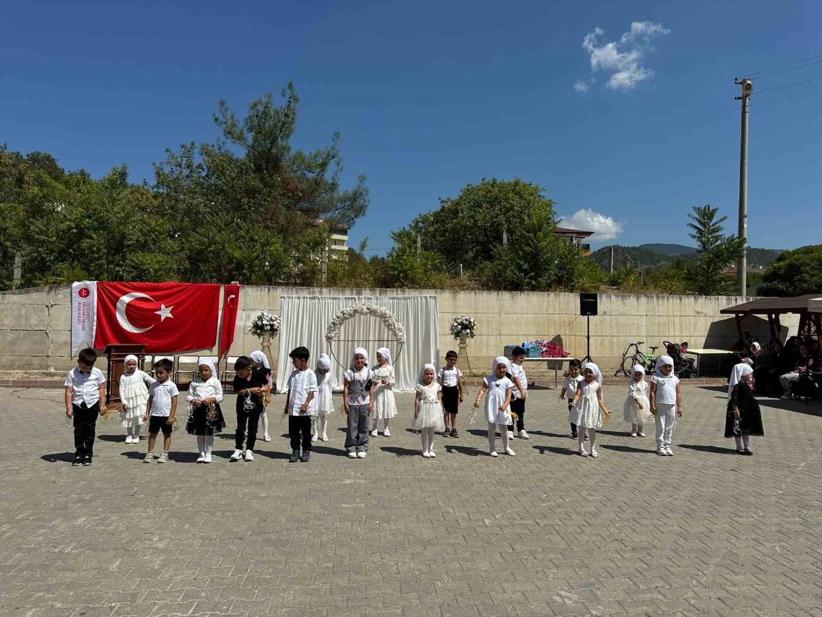 hanonu-nde-kur-an-kursunu-tamamlayan-cocuklar-icin-toren-duzenlendi