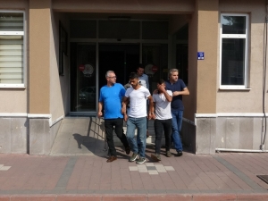 Kendini Polis Ve Savcı Olarak Tanıtan Dolandırıcılar Adliyeye Sevk Edildi