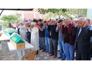 Otomobilin Çarptığı Anne Ve 8 Aylık Kızı Son Yolculuklarına Uğurlandı