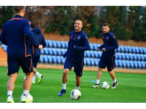 Başakşehir’de Göztepe Hazırlıkları Sürüyor