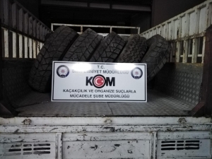 Siirt’te 12 Adet Gümrük Kaçağı Araç Lastiği Ele Geçirildi