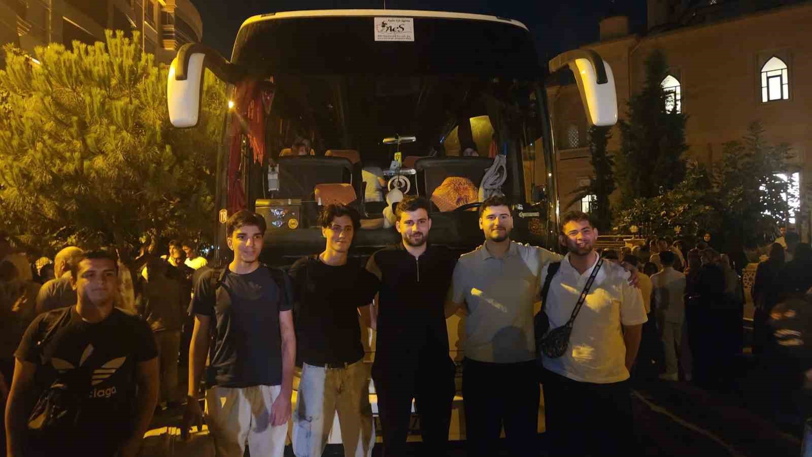 aydin-dan-109-hafiz-dualarla-umreye-ugurlandi
