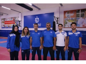 Dünya Şampiyonası İçin Yola Çıkıyorlar