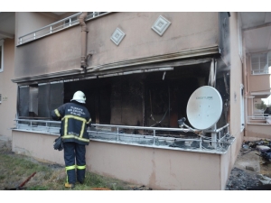 100. Yıl Mahallesi’ndeki Ev Yangını Korkuttu