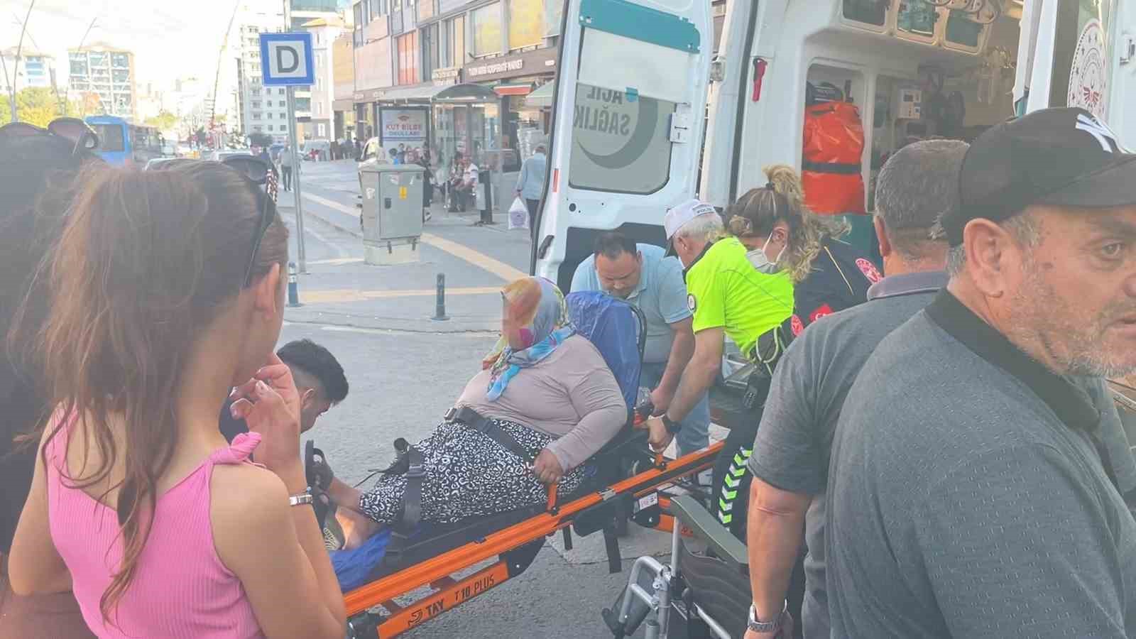 nigde-de-otomobil-yaya-gecidinde-engelli-vatandasa-carpti