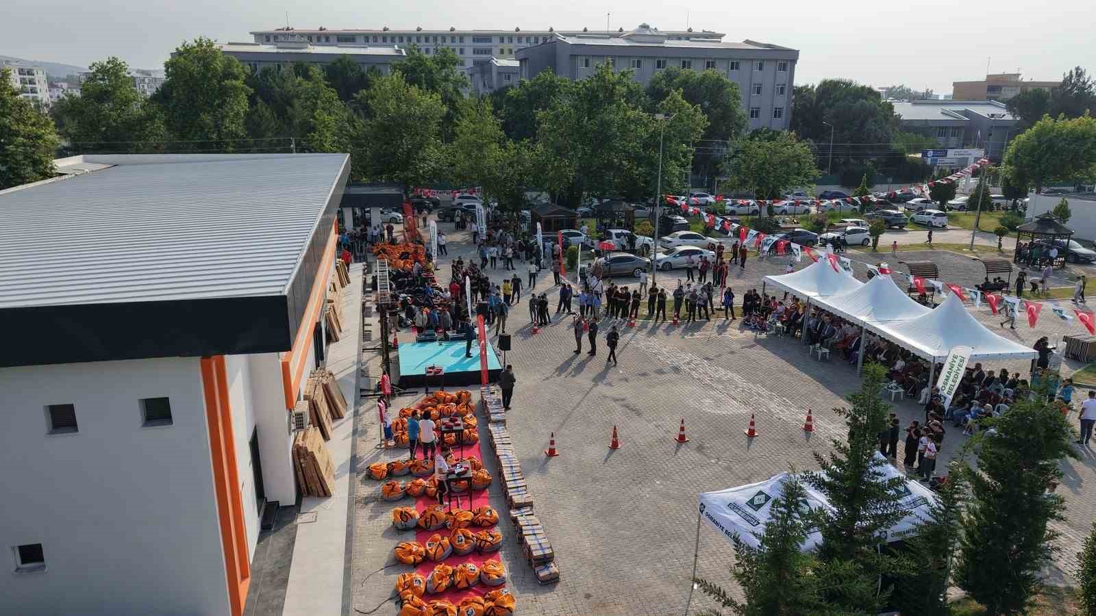osmaniye-belediyesinden-egitime-ve-spora-4-milyon-tl-lik-destek