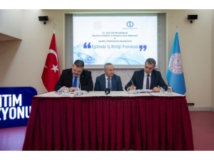 Anadolu Üniversitesi Ve Meb Arasında “Eğitimde İş Birliği” Protokolü İmzalandı