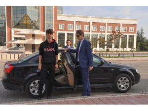 Bir Günlüğüne Bşeü Rektörü Oldu