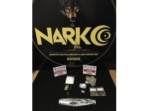 Kayseri Polisi Uyuşturucu Tacirlerine Göz Açtırmıyor: 2 Gözaltı