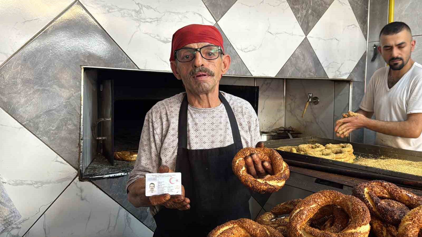 eskisehir-de-soyadiyla-meslegi-ozdeslesen-simit-ustasi