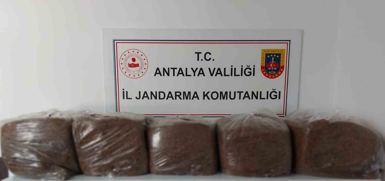 alanya-ve-demre-de-285-kilo-kacak-tutun-ele-gecirildi