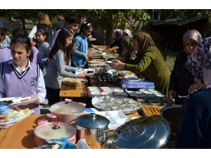Adilcevaz’da Okul Yararına Kermes