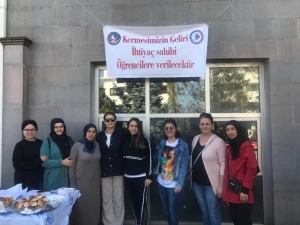 Okulları İçin Kermes Düzenlendiler