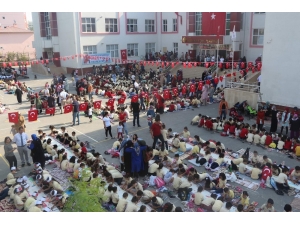 Minik Yüreklerden Barış Pınarı Harekatına Destek