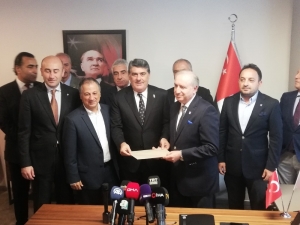 Serdal Adalı Listesini Teslim Etti