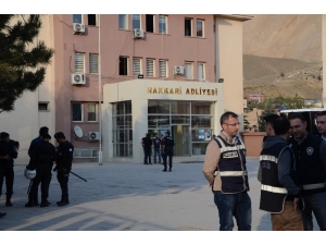 Hakkari Ve Yüksekova Belediye Başkanları Tutuklandı