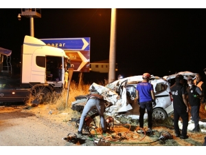 Tunceli’de Tır İle Hafif Ticari Araç Çarpıştı: 4 Ölü