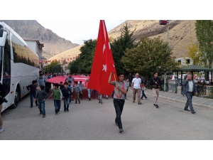 Bahçesaray’da Sporculardan Mehmetçik’e Asker Selamı