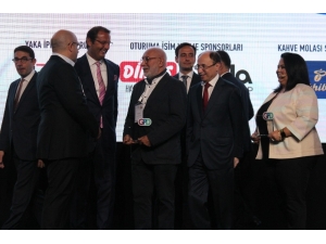 Üçge Yenilikçi Raf Sistemleri İle Perakende Zirvesi’nde