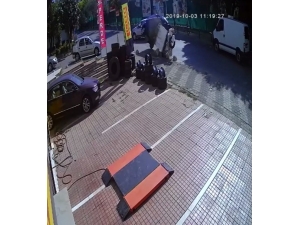 1 Yaşındaki Bebek, Anne Ve Anneannenin Ölümden Döndüğü İnanılmaz Kaza Kamerada