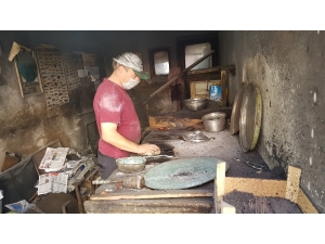 Devrek’in En Eski Kalaycısı Mesleğin Yaşatmaya Çalışıyor