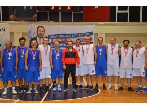 Veteranlar Basketbol Müsabakası Sona Erdi