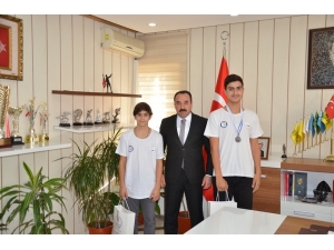 Dereceye Giren Sporculardan İl Müdürü Yıldız’a Ziyaret