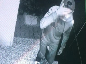 Hırsızları Giydikleri Terlik Ele Verdi