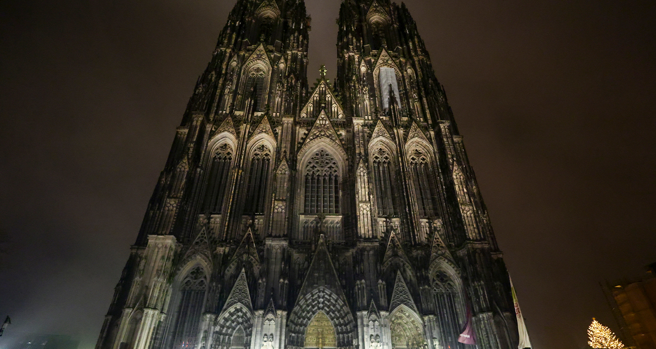 koln-katedrali-1-temmuz-dan-itibaren-turistlerden-12-euro-giris-ucreti-alacak