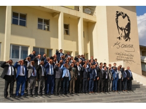 Sarıkamış Kaymakamı Ve Muhtarlarından Asker Selamı