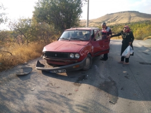 Otomobil Direğe Çarptı: 1 Yaralı