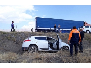Erzincan’da Trafik Kazası: 2 Yaralı