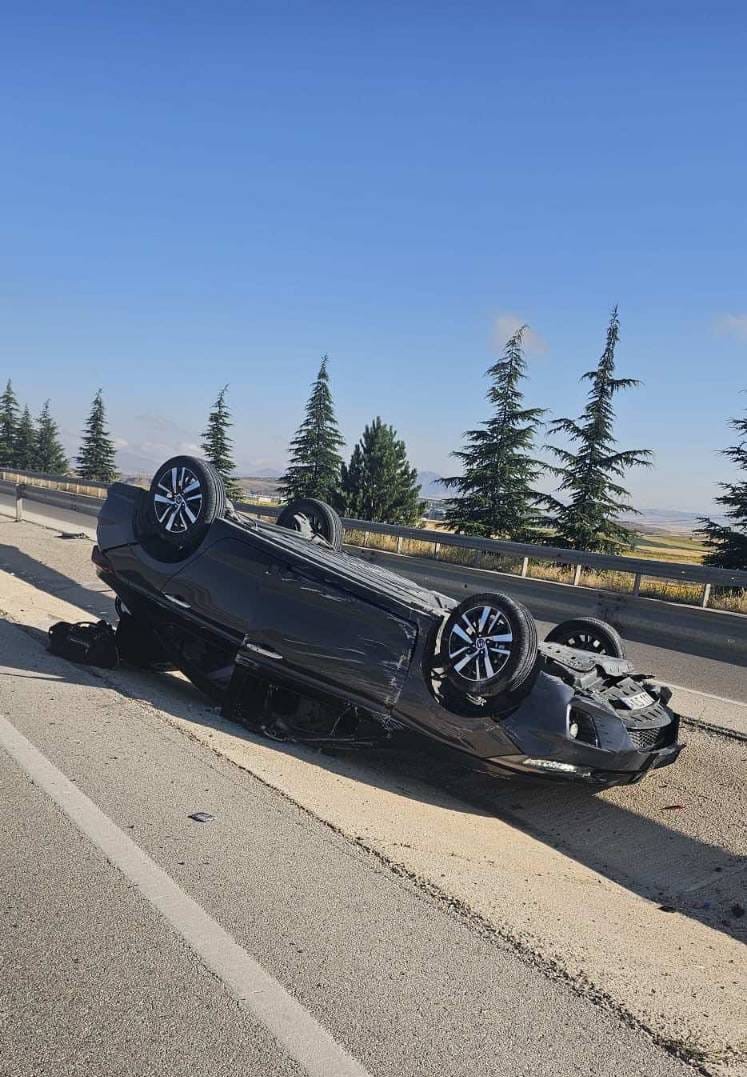refuje-devrilen-otomobilde-besi-cocuk-8-kisi-yaralandi