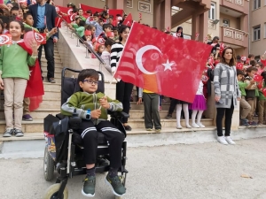 49 Bin 77 Öğrenci, 3 Bin 436 Öğretmenden ’Barış Pınarı Harekatı’ İçin Asker Selamı