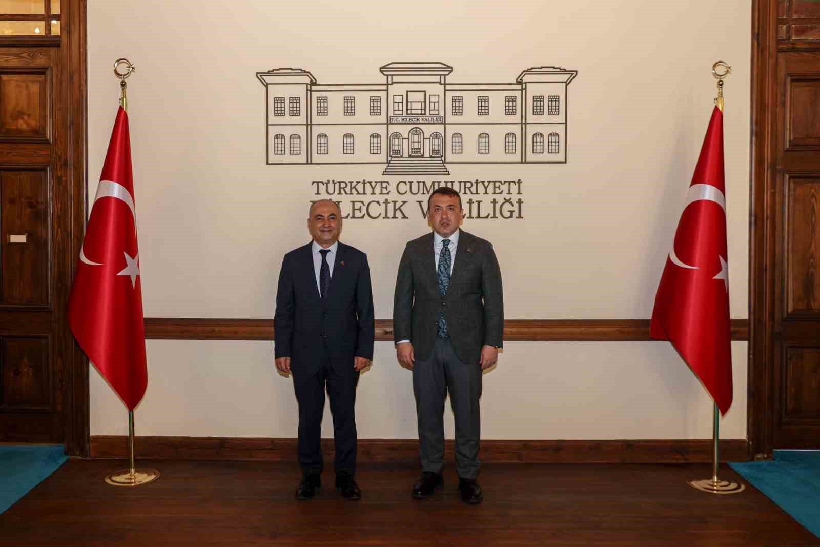 bilecik-kadastro-mudurlugune-atanan-nedim-colpan-goreve-basladi