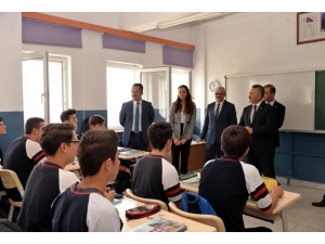 Vali Şentürk’ün Lise Ziyaretleri