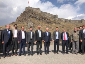 Vali Öksüz, Milletvekilleriyle Kars Vadisi Çalışmalarını Yerinde Gördü