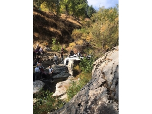 Kulp’ta Yolcu Minibüsü Devrildi: 2 Ölü, 2’si Ağır 5 Yaralı