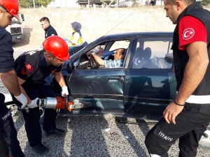 Uşak’ta Trafik Kazası: 4 Yaralı