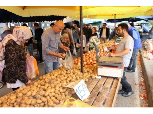 Pazarda ’Tarla Sonu’ Ucuzluğu