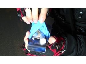 Arabada Uyuşturucu Partisini Polis Bastı