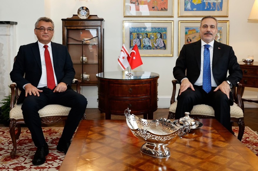 bakan-fidan-kktc-cumhurbaskani-erhurman-ve-disisleri-bakani-ertugruloglu-ile-bir-araya-geldi