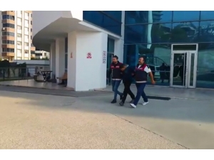 Kasa Hırsızı Aracın Sis Farının Altındaki Hasardan Yakalandı