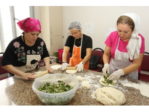 100 Yıllık Çorba Ko-mek Mutfağında Ocağa Kondu