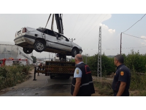 Otomobil Su Kanalına Düştü: 1 Ölü